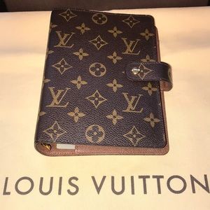 LOUIS VUITTON MEDIUM MONOGRAM AGENDA